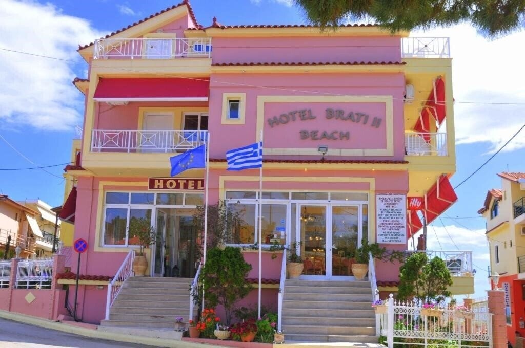 Brati II Beach Hotel 2* суреті