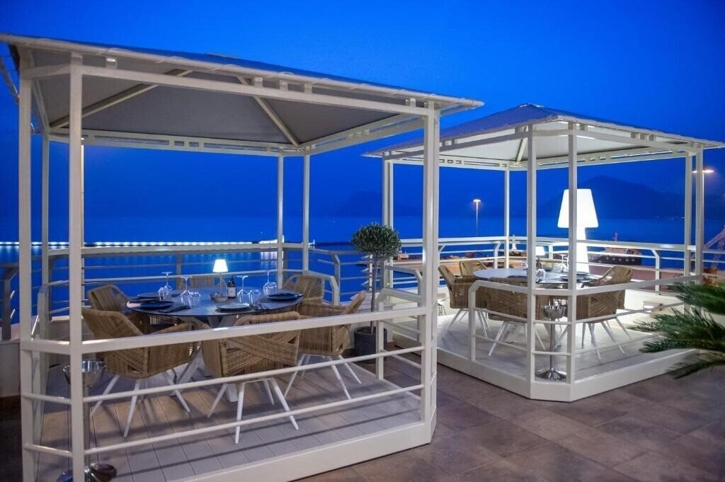 My Way Hotel & Events (ex. Patras Palace Hotel) 4* фотосуреті