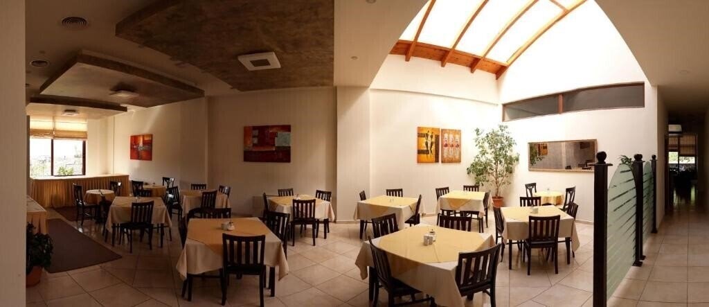 Ahilion Hotel 3* суреті