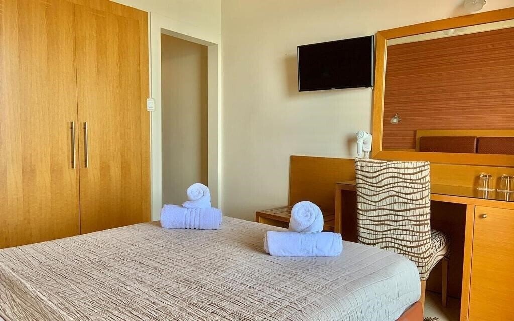 Flisvos Hotel Kalamata 2* суреті