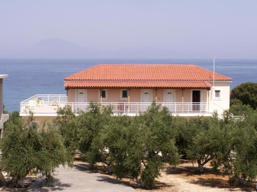 Отель Kastro Beach Hotel 3*