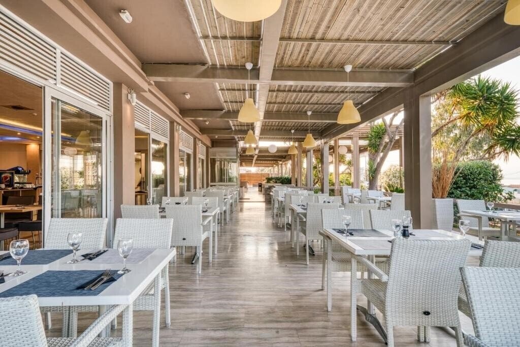 Boho Black & White 4* суреті