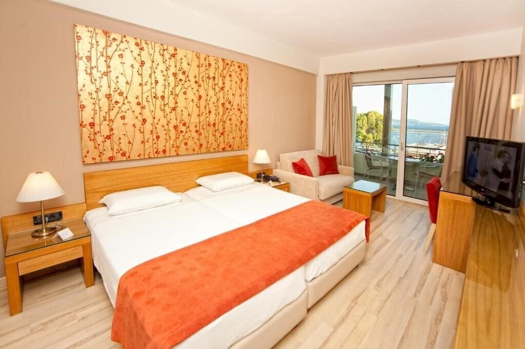 Фото Pharae Palace 4*