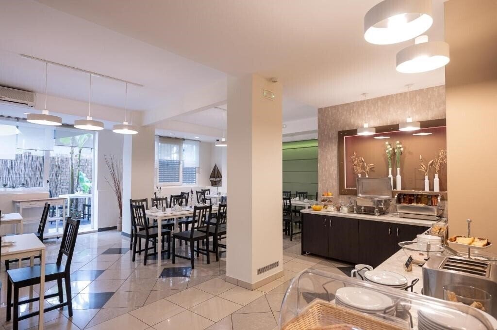 Отель Hotel Akropol 3*
