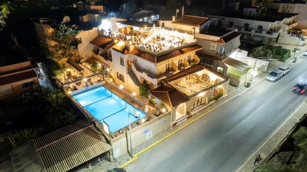 Отель Erato Hotel 2*