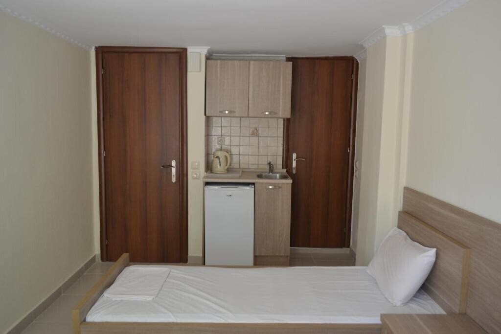 Viktoria Hotel 3* фотосуреті