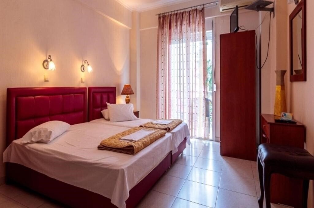 Фото Christina Hotel 2*