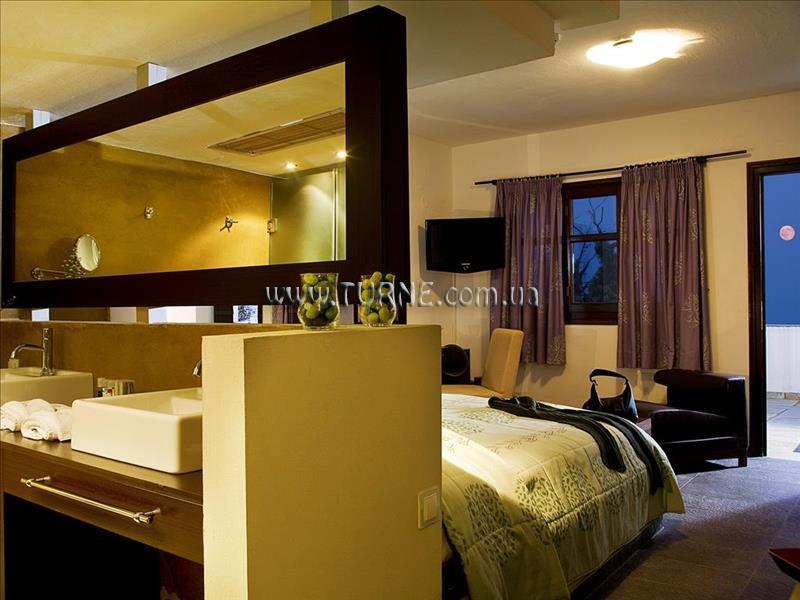 12 Months Luxury Resort 5* суреті