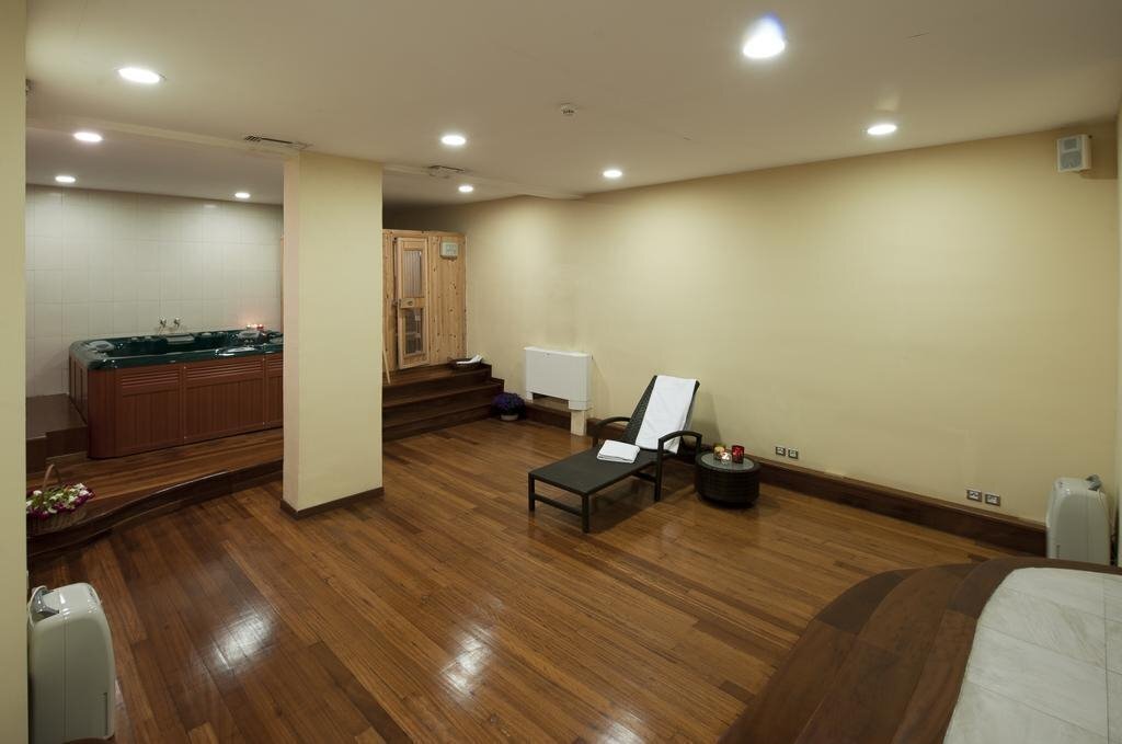 Фотография Efplias Aparthotel 4*