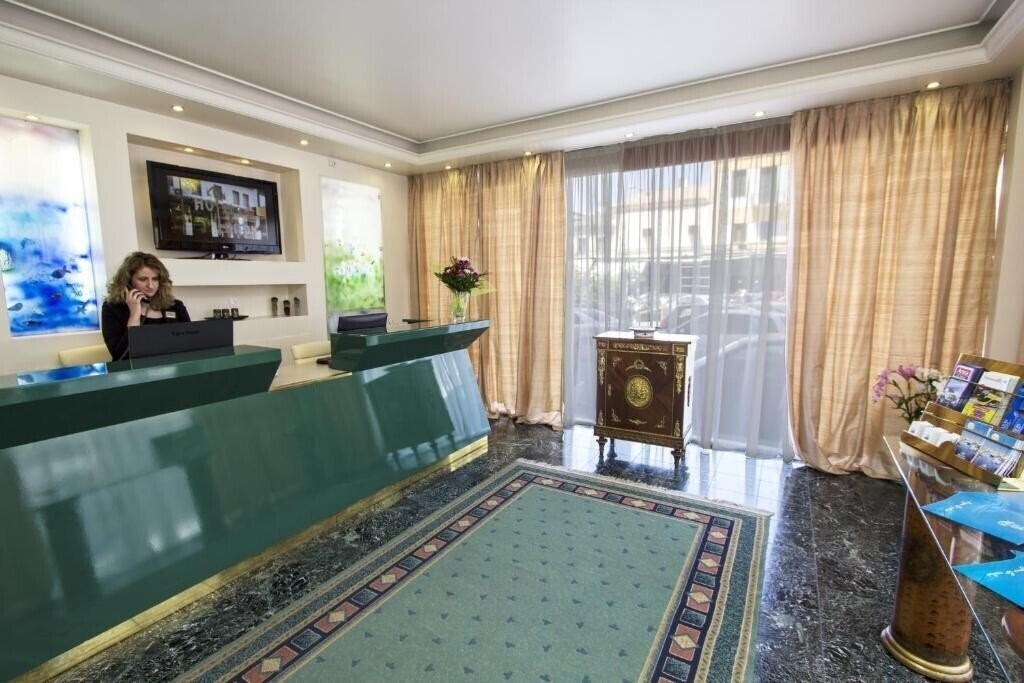 Фотография Triton Hotel 3*