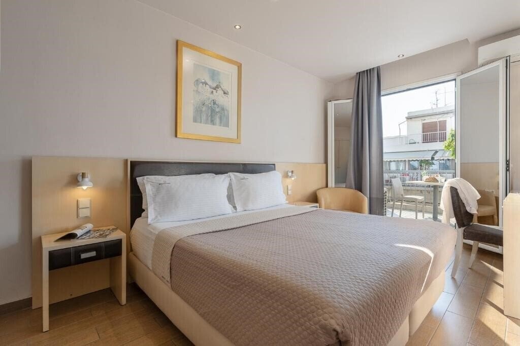 Фото Piraeus City Hotel 3*
