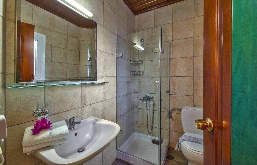 Castle Suites Hotel 4* фотосуреті