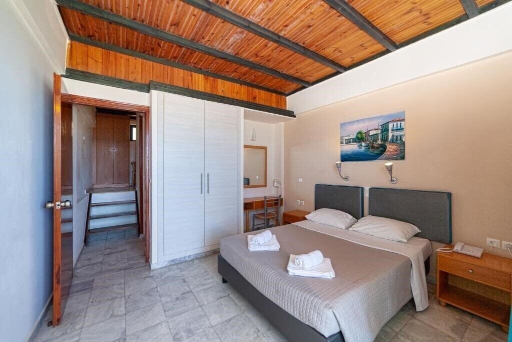 Фото Olympic Suites 4*