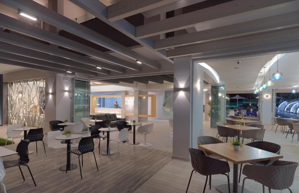 Изображение Melrose Hotel 4*