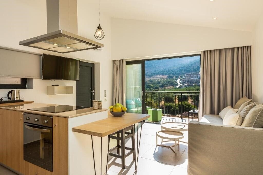 T Hotel Premium Suites 4* суреті