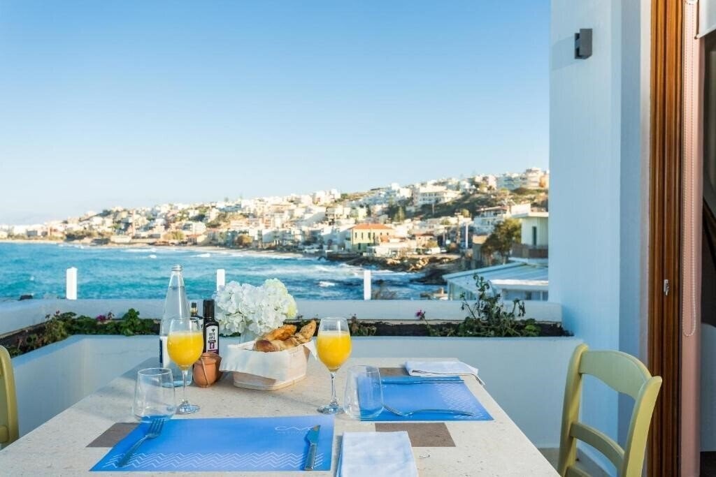 Отель Cavo Seaside Luxury Suites 4*