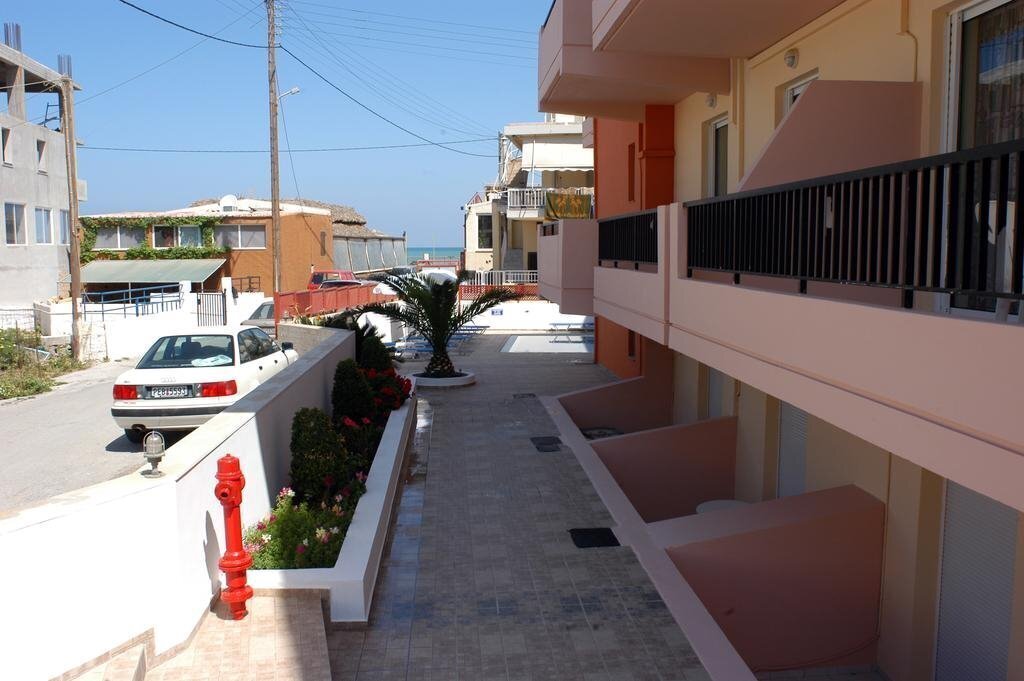 Daisy Hotel Apartments 2* фотосуреті