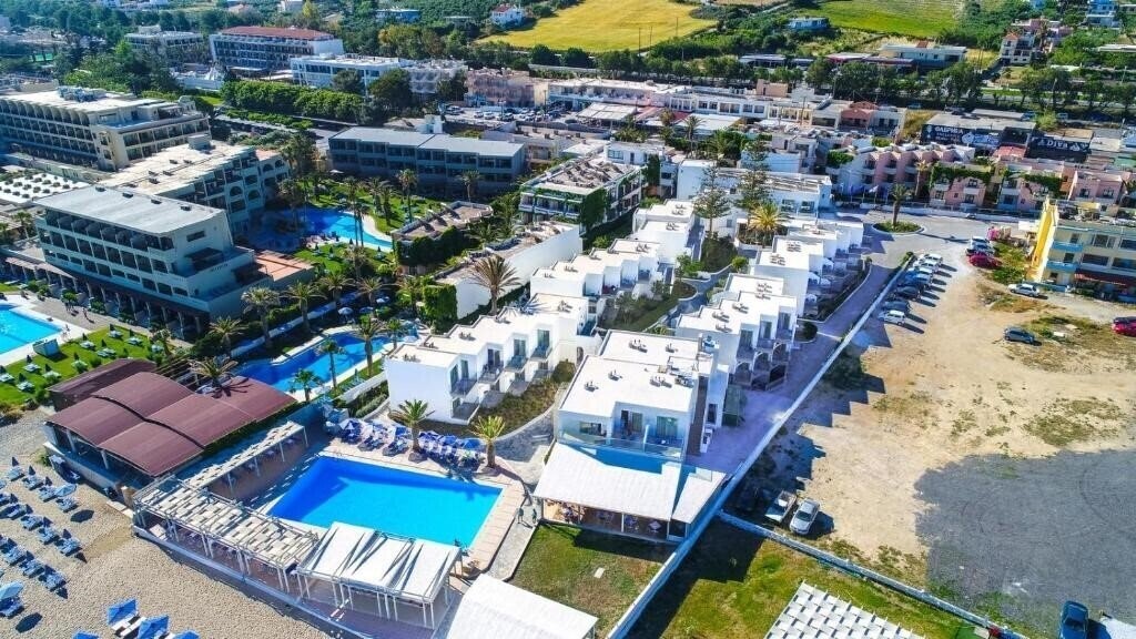 Adele Beach Hotel 4* қонақ үйі