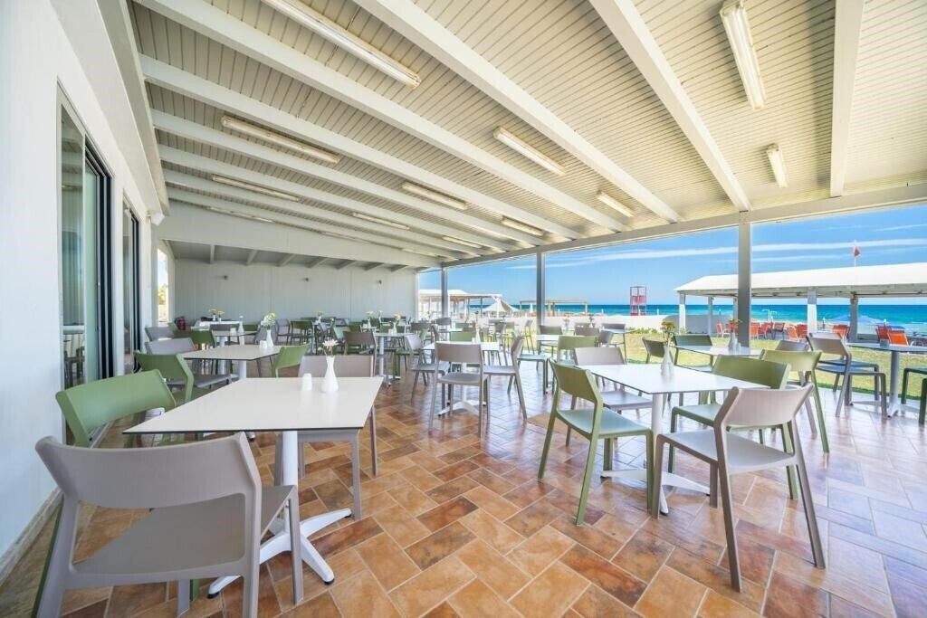 Adele Beach Hotel 4* суреті