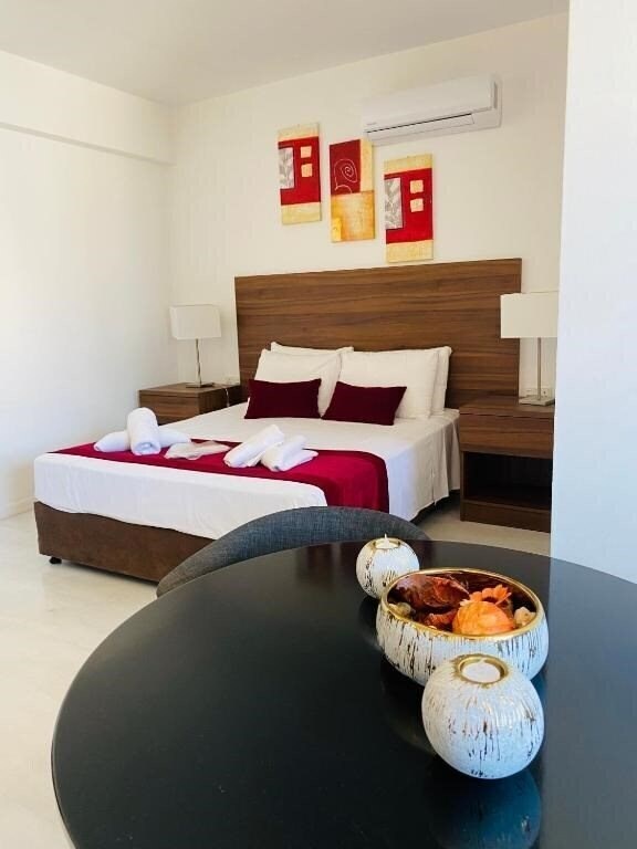 Фото Eleonora Apartments 3*