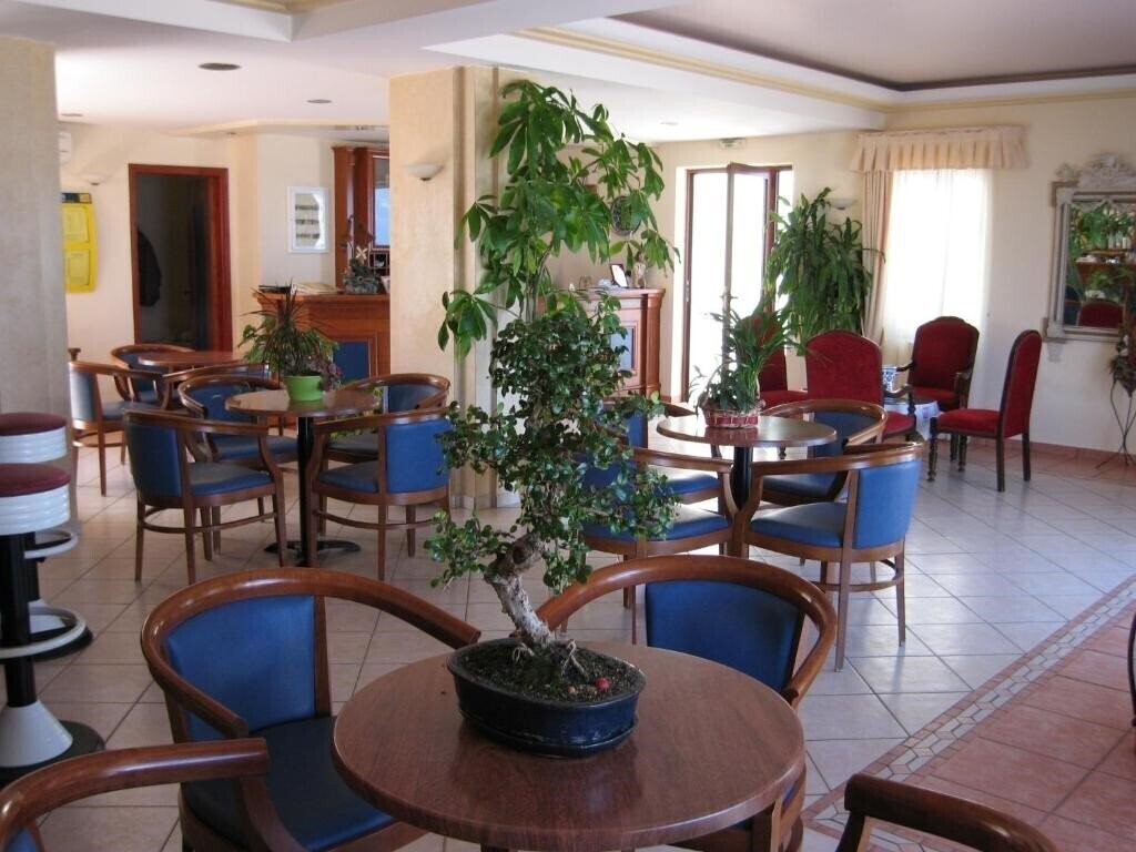 Blue Sea Hotel 3* суреті
