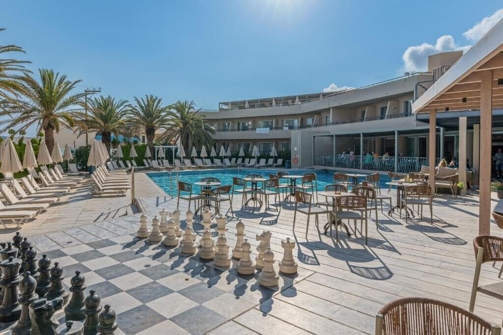 Отель Minos Aparthotel 4*