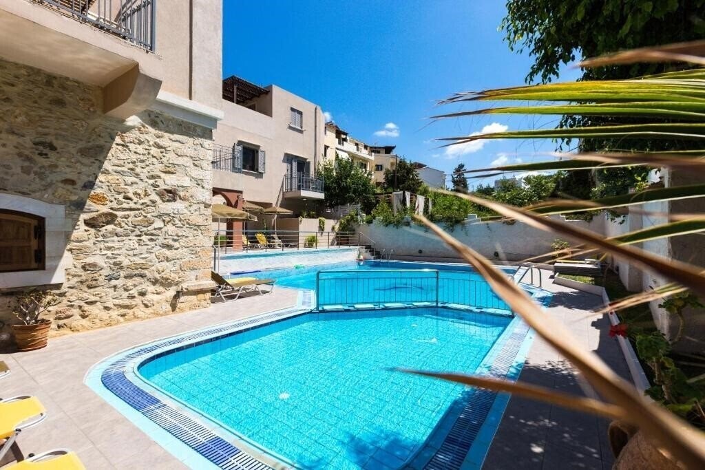 Philoxenia Apartments 3* қонақ үйі