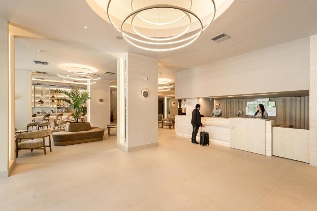 Holiday Inn Thessaloniki 5* қонақ үйі