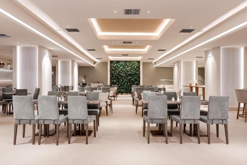 Holiday Inn Thessaloniki 5* фотосуреті