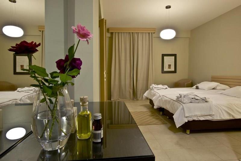 Отель Astoria Hotel 3*