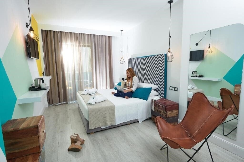 Blue Bottle Boutique Hotel 1* суреті