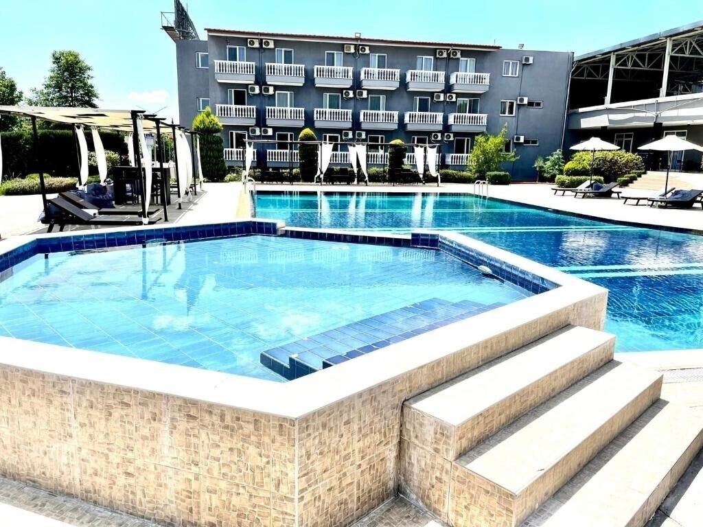 Kornilios Palace Thessaloniki 4* қонақ үйі