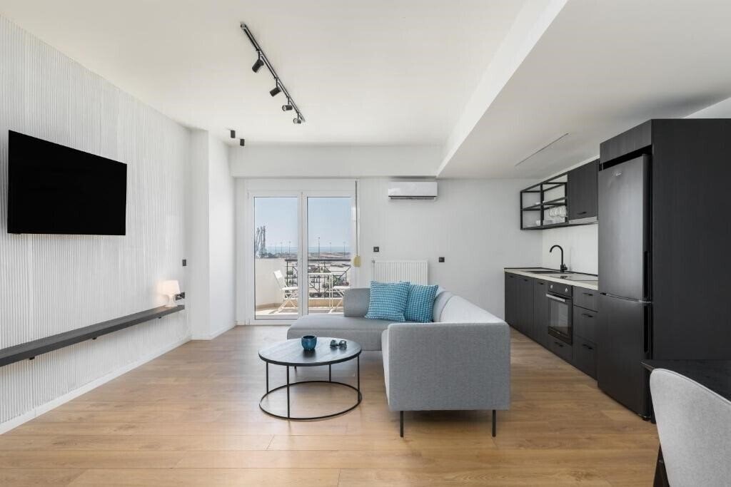 Отель Celine Apartments by Halu! 2*