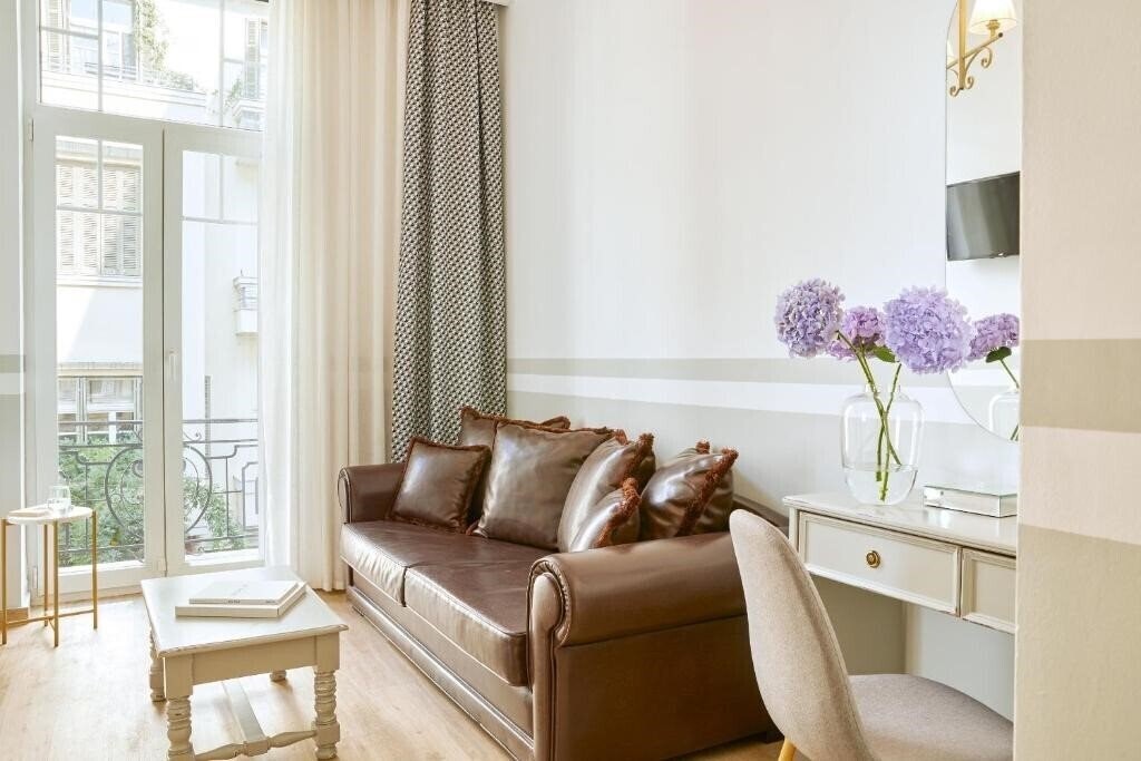 Luxembourg Hotel 3* суреті