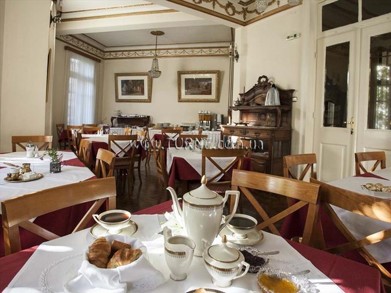 Tourist Hotel 2* суреті