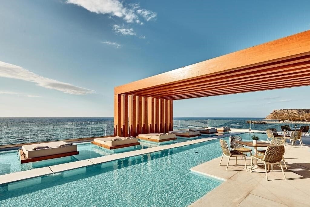 Отель Enorme Santanna Island 5*