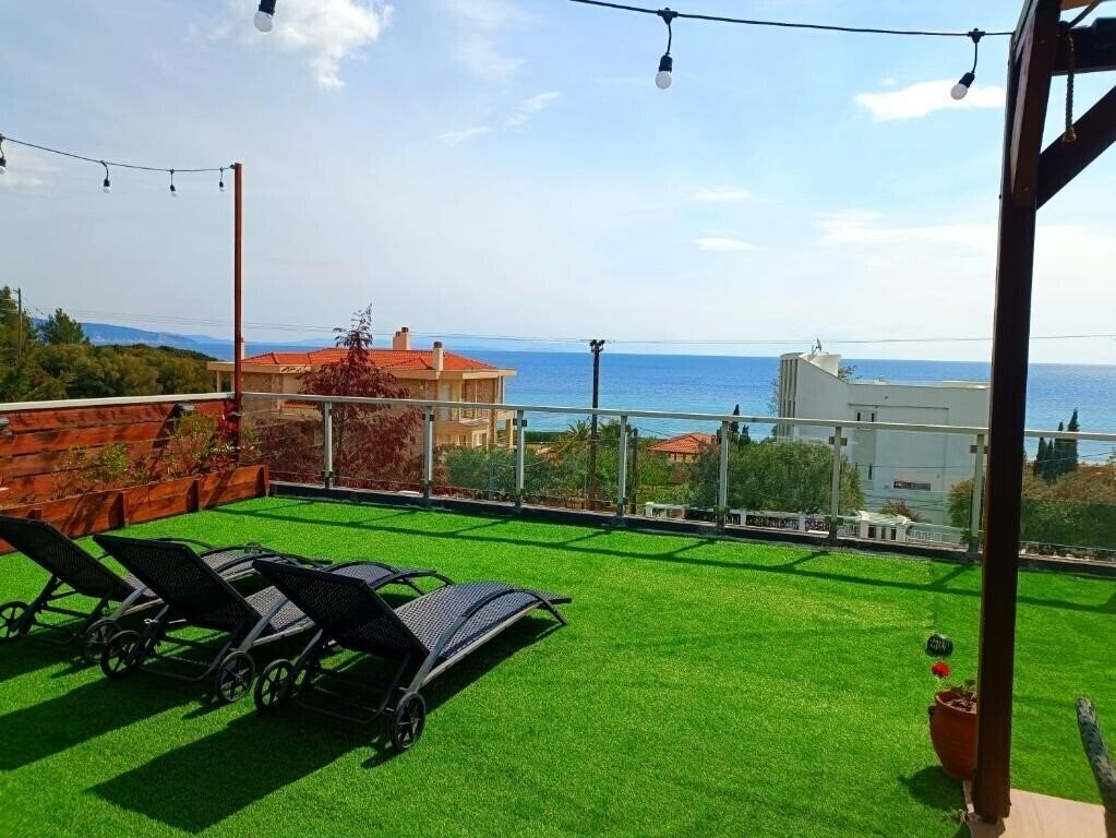 Изображение Salonikiou Beach Deluxe Apartments 3*