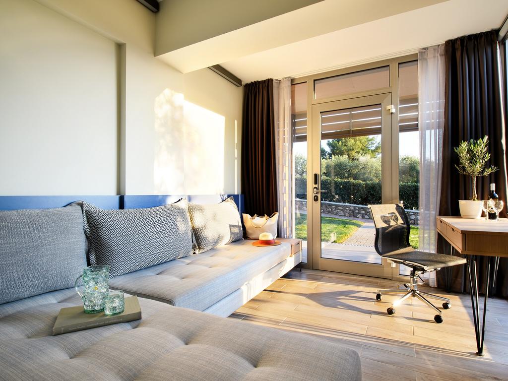 Blue Dolphin 4* суреті