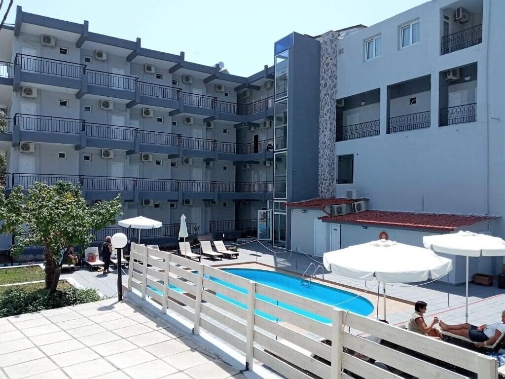 Отель Golden Beach Metamorfosi 3*