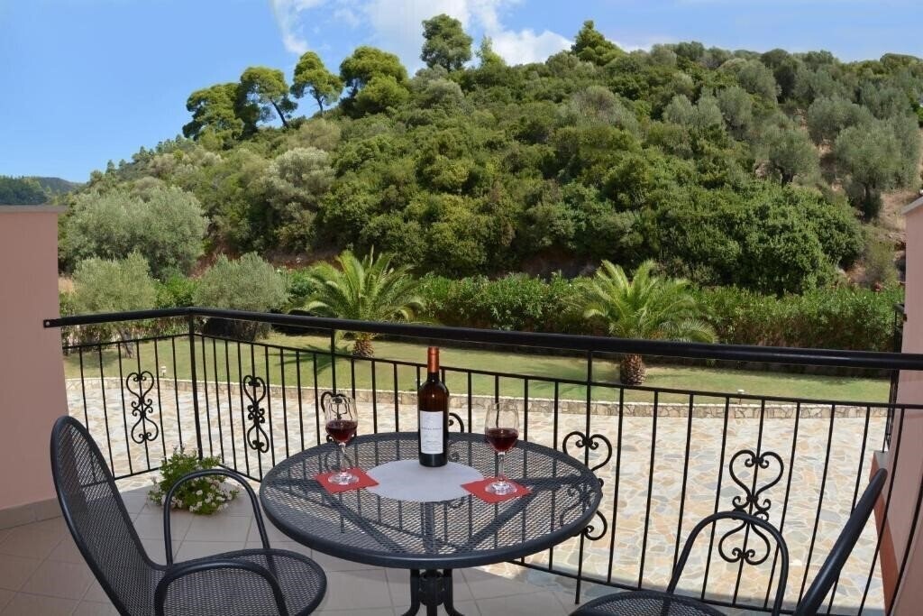 Картинка Petros Italos Bed & Breakfast Апартаменты апартаменты