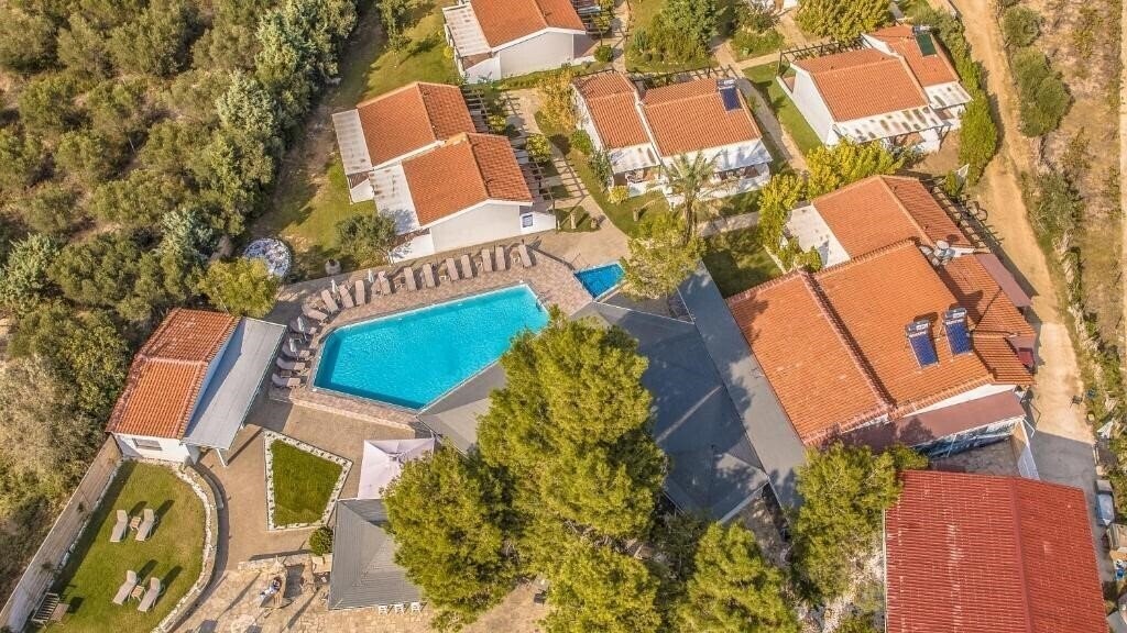 Coral Blue Hotel 3* суреті