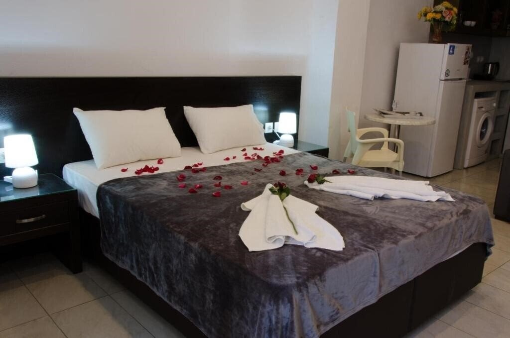 Polykratis Rooms Apart Hotel 4* қонақ үйі