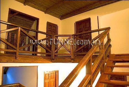 Отель White House 2*