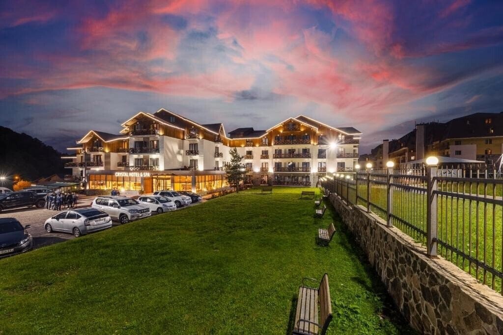 Отель Crystal Hotel & SPA 4*