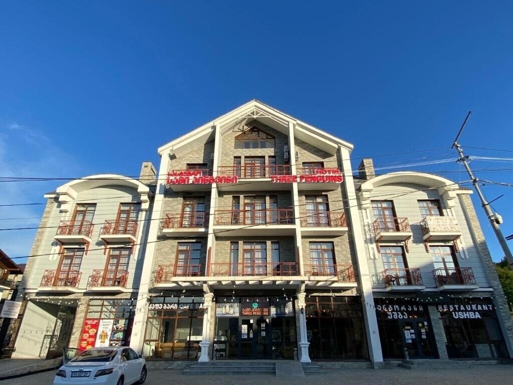 Three Penguins Hotel 4* қонақ үйі