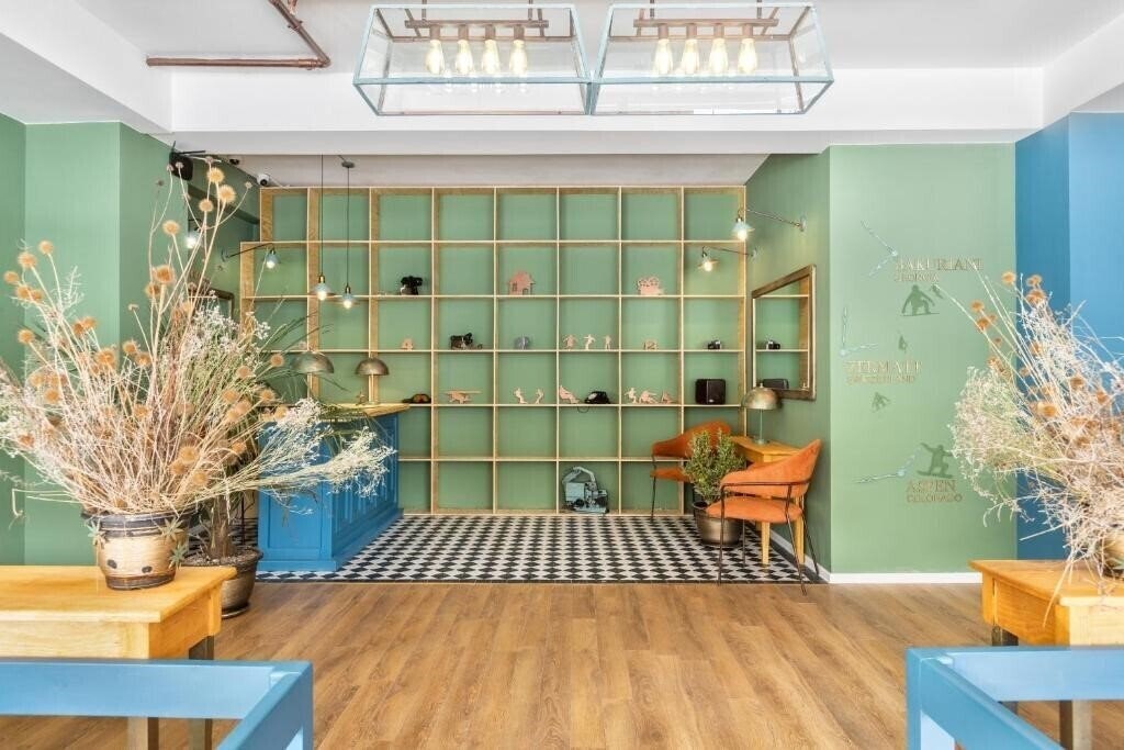 Отель Raimond Palace Hotel 4*