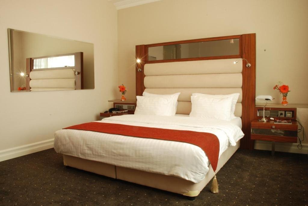 World Palace 4* фотосуреті