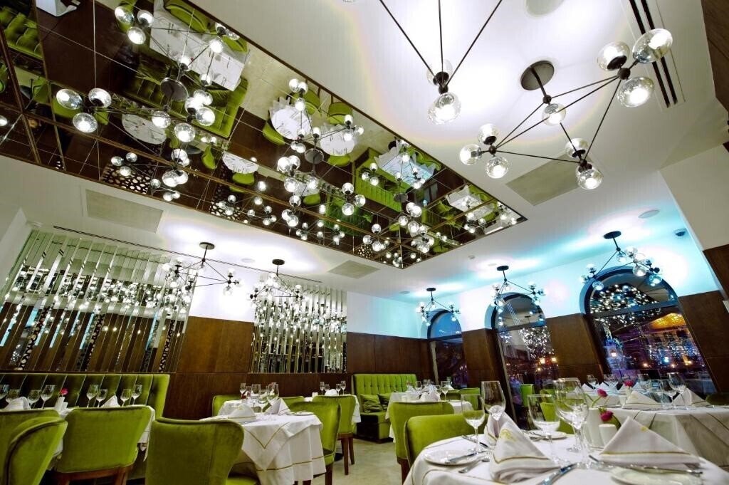 Фото Golden Palace Batumi Hotel & Casino 4*