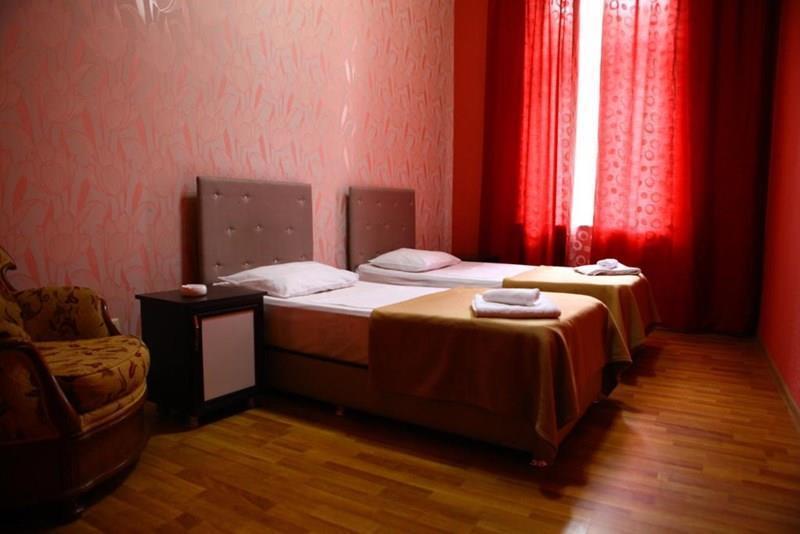 Фото Albatros Batumi Guest House 2*