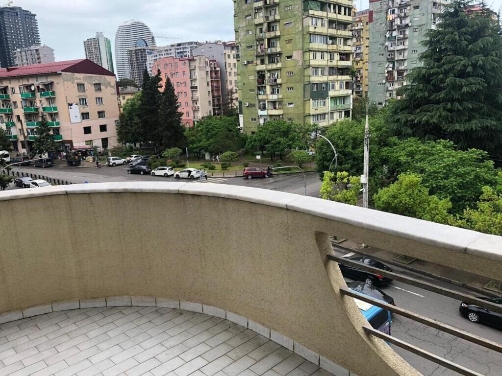 Изображение L-Bakuri 3*